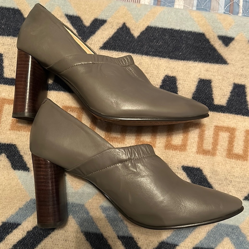 Clarks Heels - Gray, size 7.5
